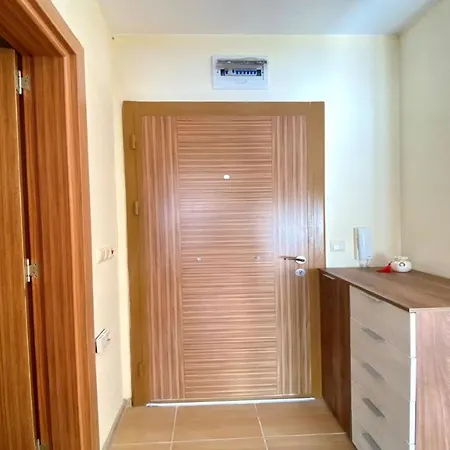 Bratanov Lifestyle Deluxe 内塞伯尔