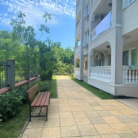 Bratanov Lifestyle Deluxe 네세부르